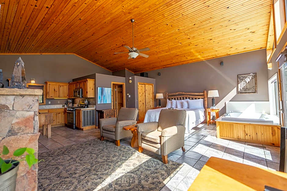 Beaver Lakefront Cabins - Couples Only Getaways