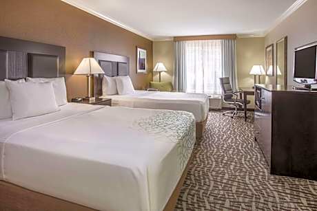 Deluxe Queen Room with Two Queen Beds