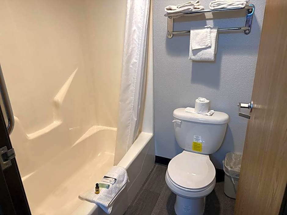 Country Haven Inn