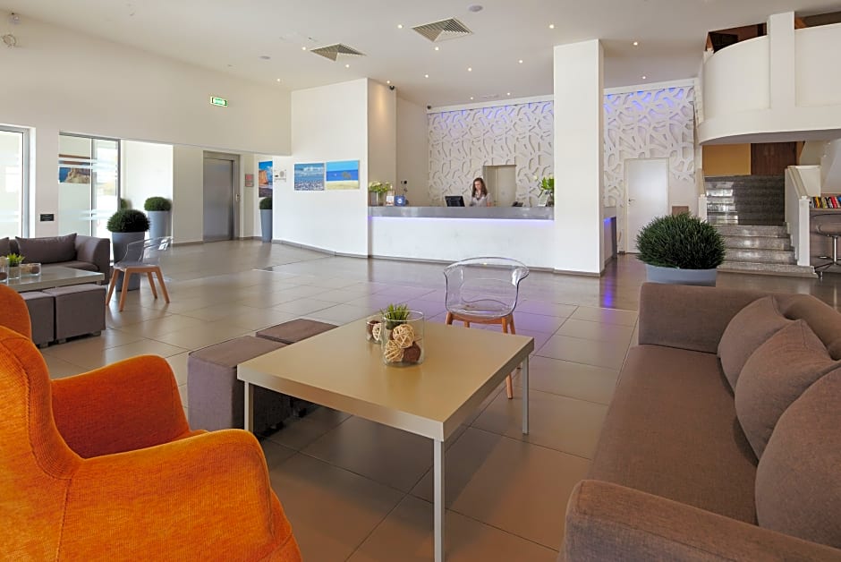 Melpo Antia Luxury Apartments & Suites