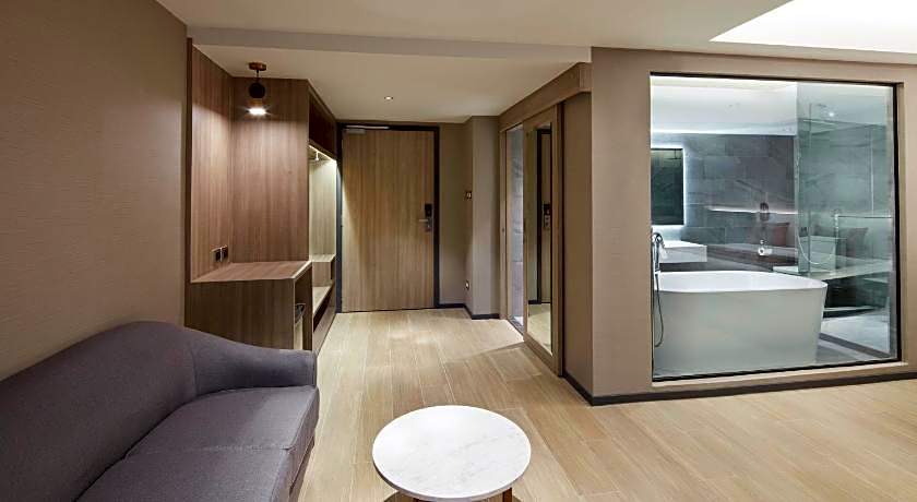 Grace At Five by Grace Hotel Bangkok