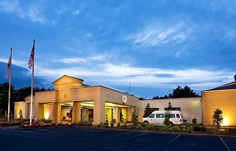 DoubleTree By Hilton Hotel Charlotte Airport