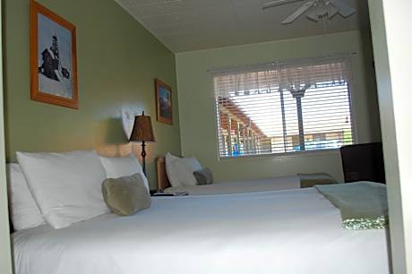Double Room with Two Double Beds and Kitchen