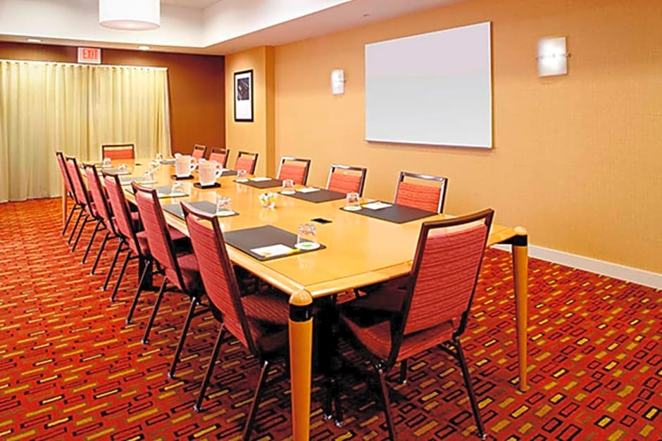 Courtyard by Marriott Akron Stow