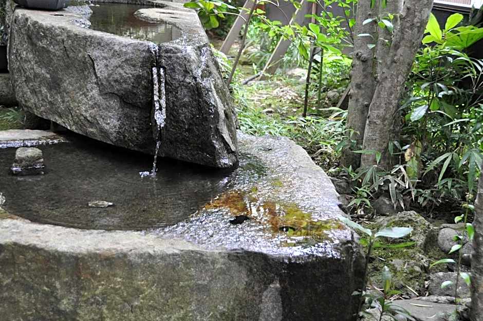 AKARI et KAORI formerly Taizanso