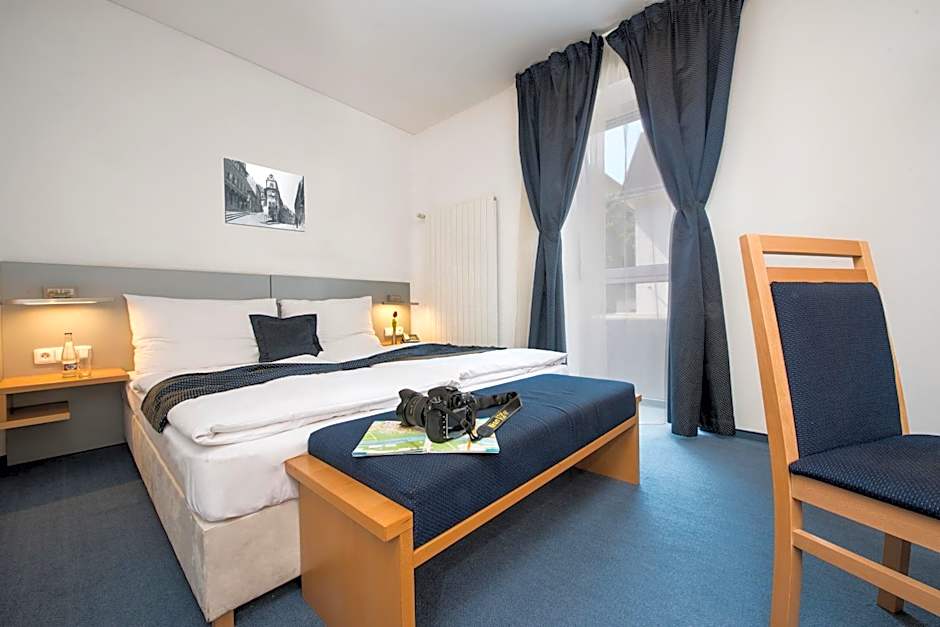 Felicity Garni Hotel