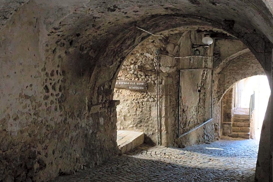 La Bifora e Le Lune Vico sotto gli archi 5