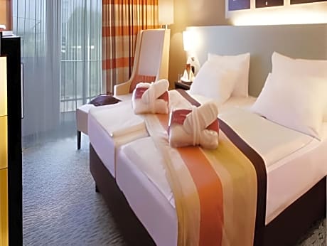 Standard Double Bed