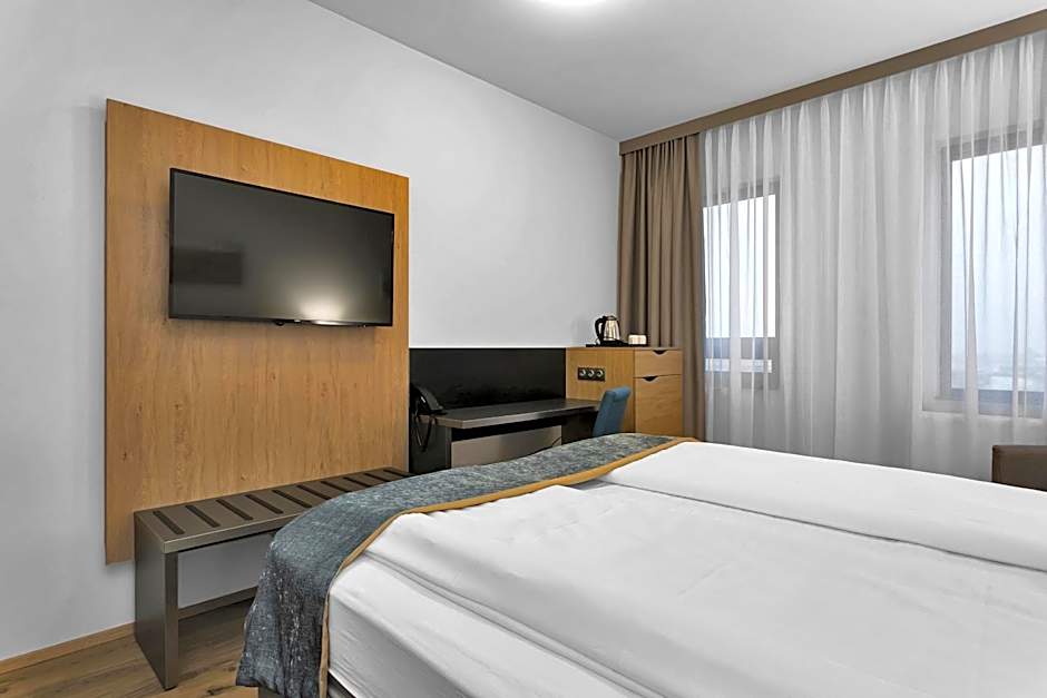 Airport Hotel Aurora Star