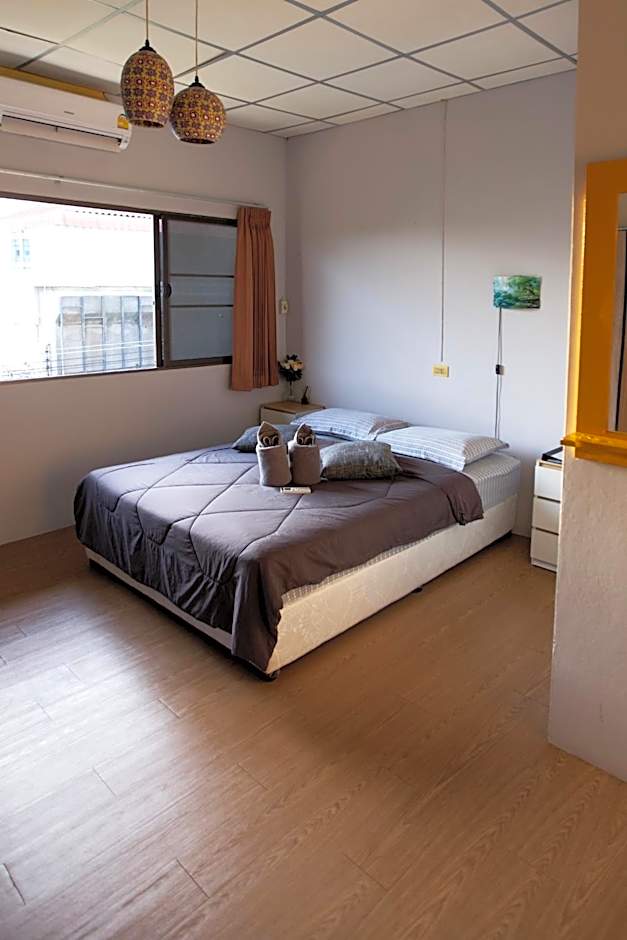 Holiday Phangan - Hostel & Bar