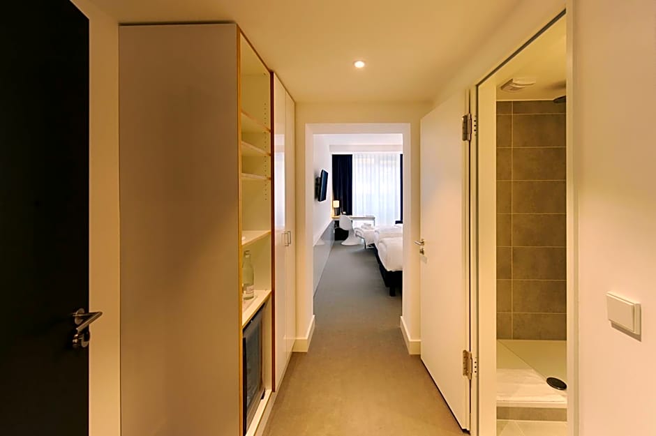 VI VADI HOTEL BAYER 89