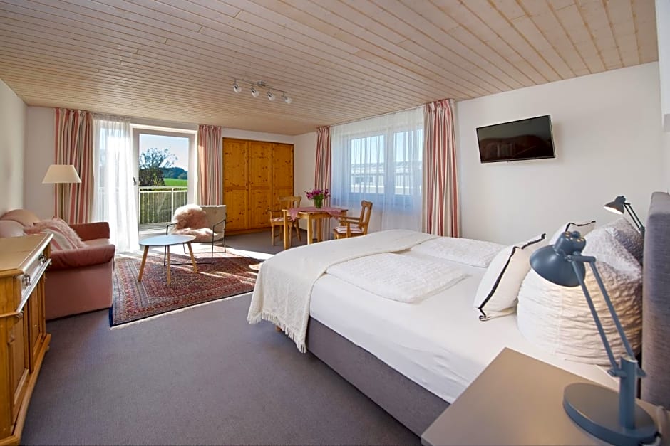 Landhotel Herzberger garni Zimmer & Ferienwohnungen