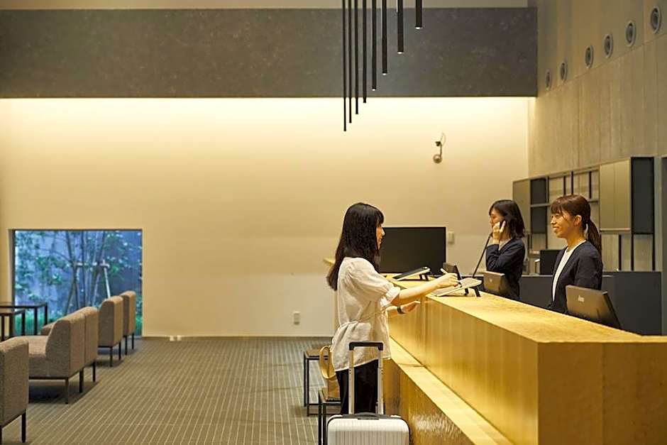 Cross Life Hakata Yanagibashi