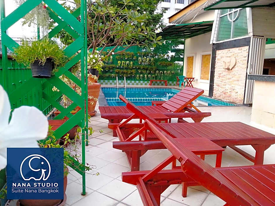 Studio Suite by Royal Ivory Nana