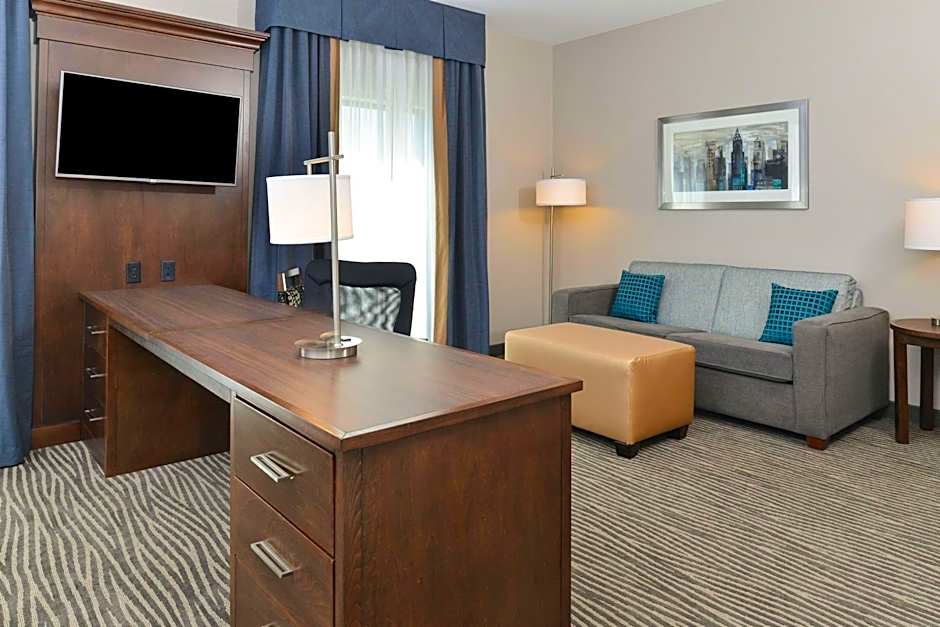 Hampton Inn By Hilton & Suites Des Moines Downtown