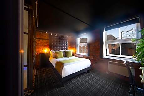 Book of Mormon - Double Bedroom with City View
