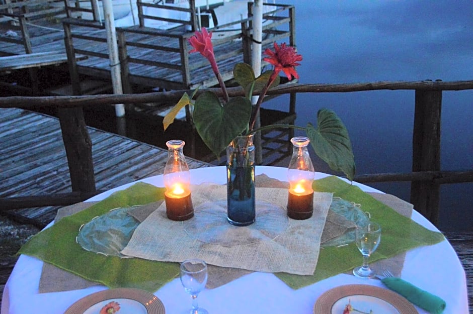 Lamanai Landings Hotel and Marina