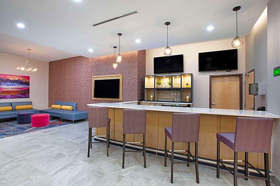 La Quinta Inn & Suites by Wyndham Manassas VA-Dulles Airport