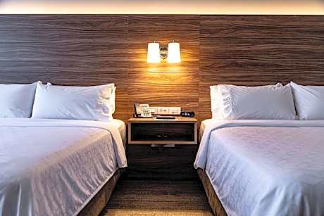 2 Queen Suite