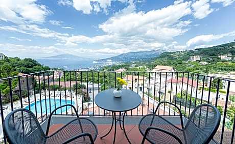 Deluxe Double or Twin Room with Sea View