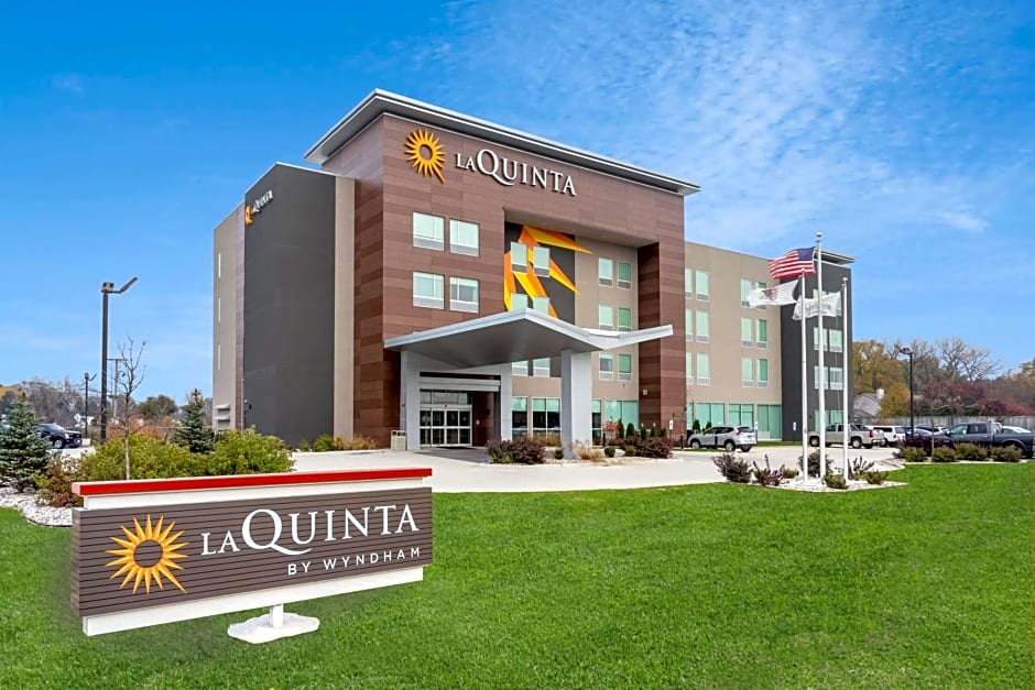 La Quinta Inn & Suites by Wyndham Shorewood