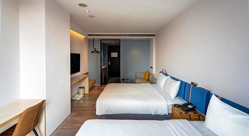 Explore Hotel
