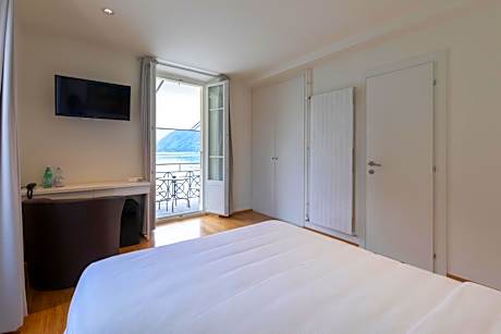 Queen Room with Lake View