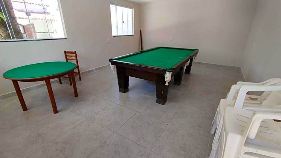 CASA 7 qts sendo 4 suites, Piscina Churrasqueira 200 m praia Anjos