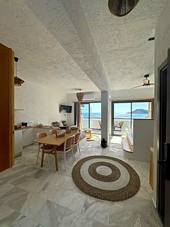 Deluxe Triple Room with Sea View