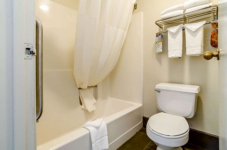 Quality Inn South
