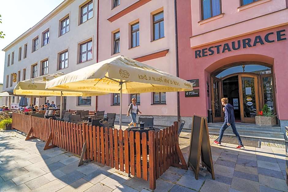 Hotel U Labutě