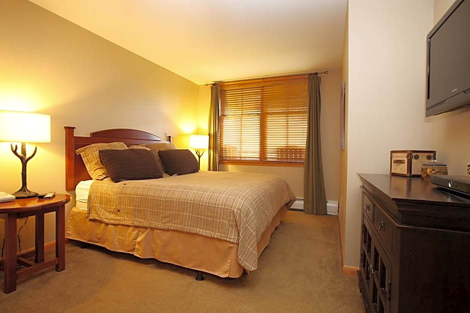 Zephyr Mountain Lodge