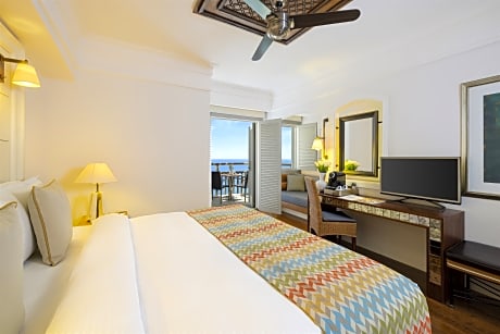 Superior Room King -side seaview