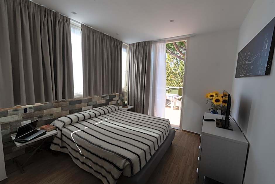 Hotel Etna - Hotel per Coppie e Famiglie con Parcheggio e Spiaggia