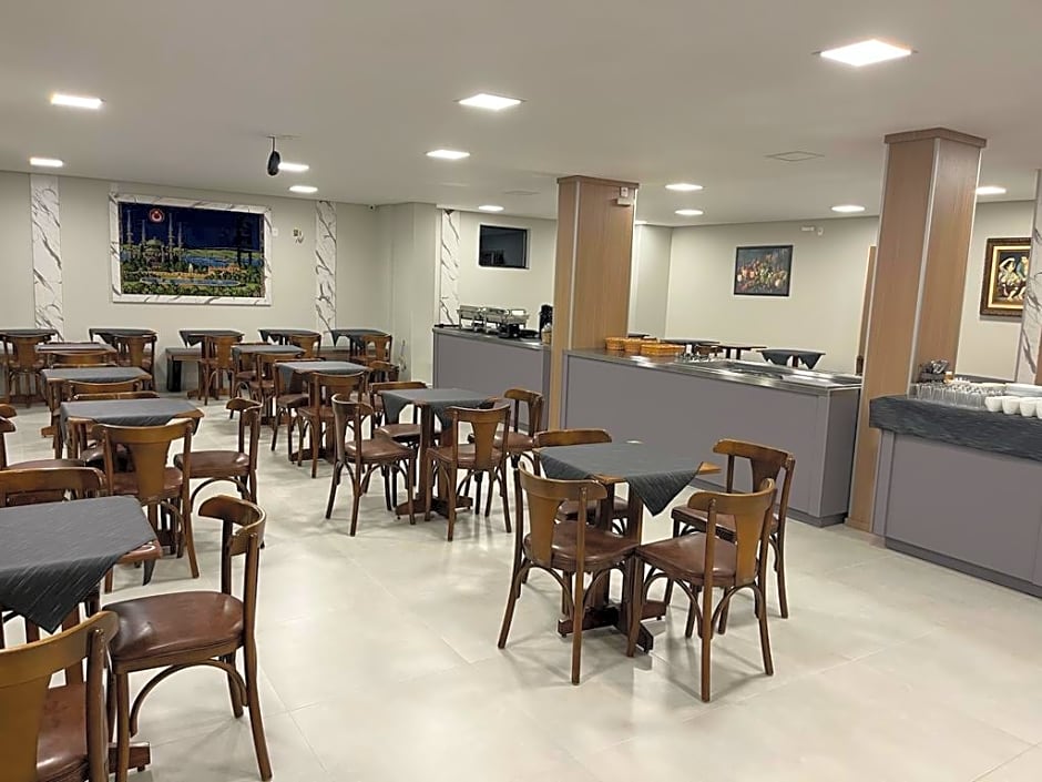 Monte Li­bano Hotel