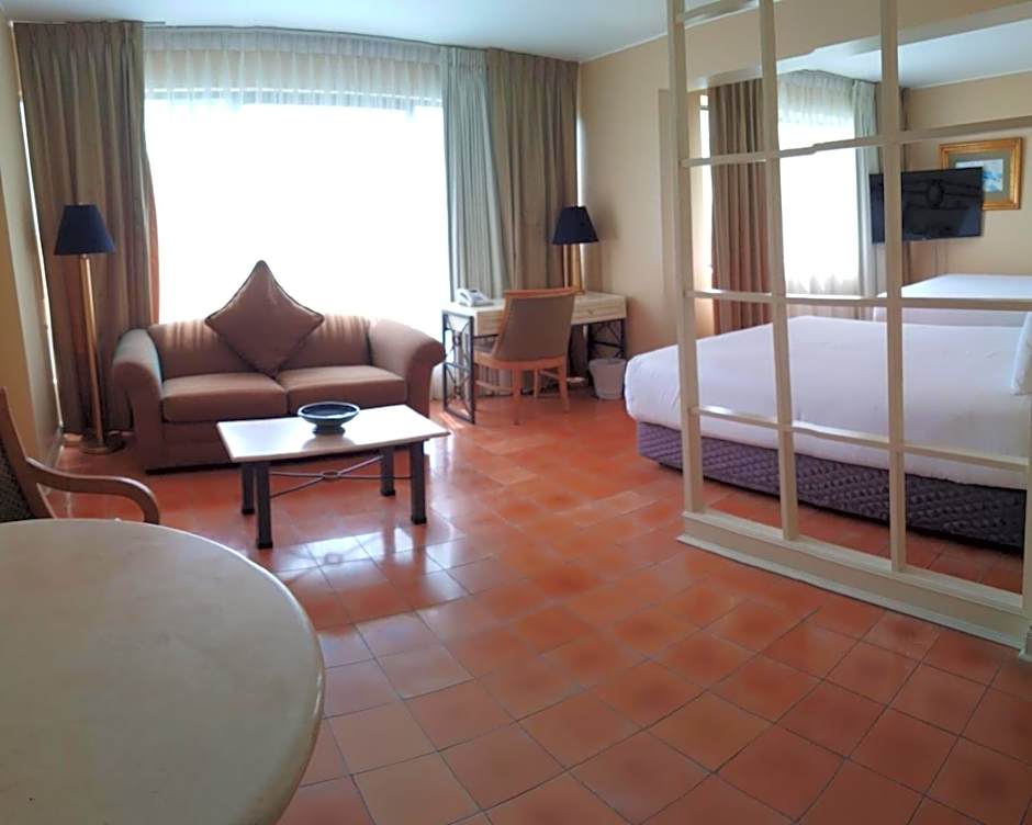 Suites del Bosque Hotel
