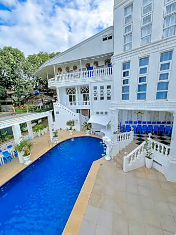 Luljettas Place Garden Suites