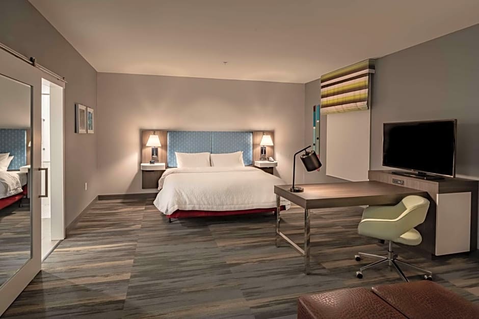 Hampton Inn By Hilton and Suites Dallas/Plano Central