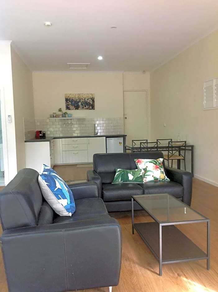 Port Elliot rural retreat