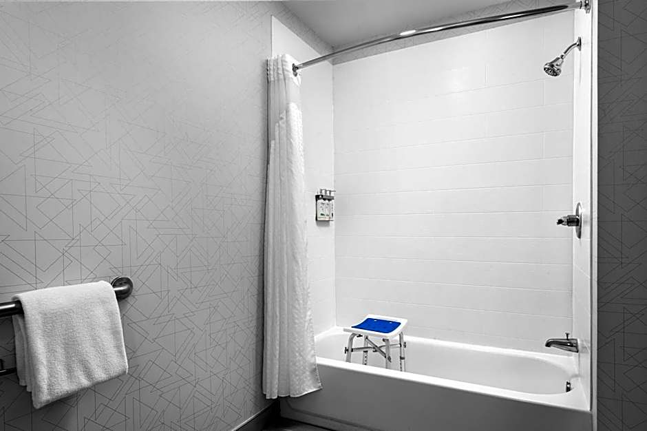 Holiday Inn Express Fresno River Park Highway 41 By IHG