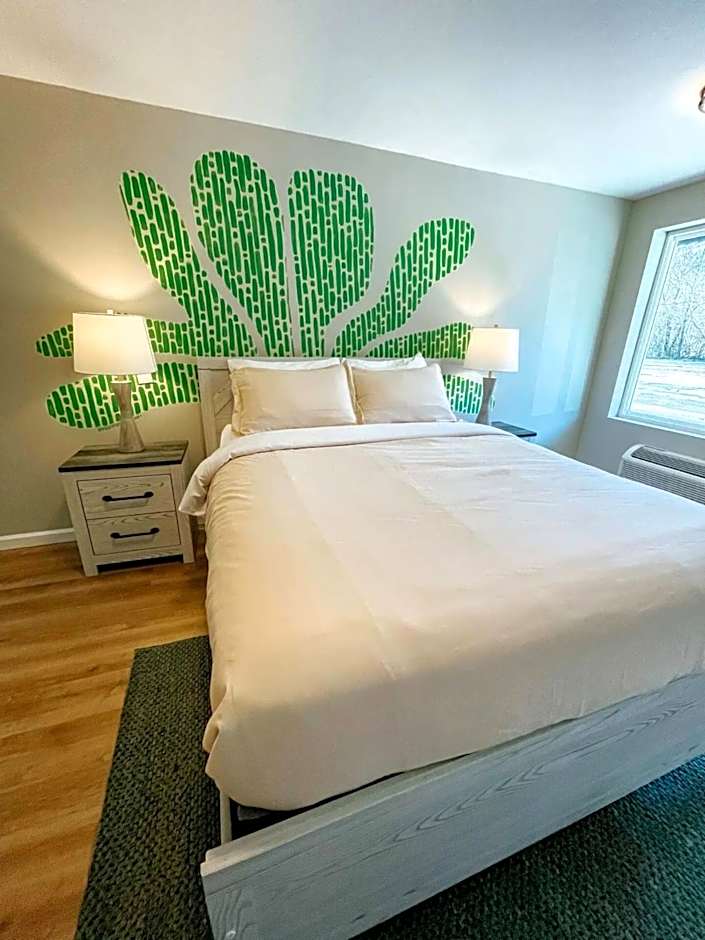 Wildlife Watcher's Lodge