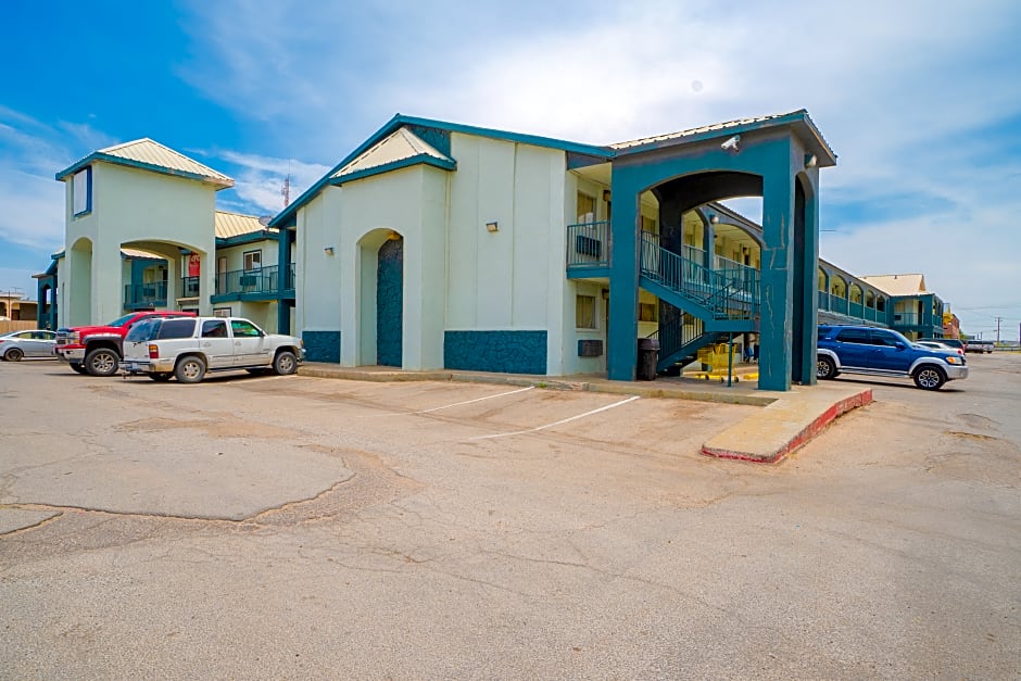 Photo 1 of 22 of OYO Hotel Midland