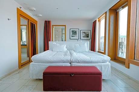 Deluxe Jacuzzi Room