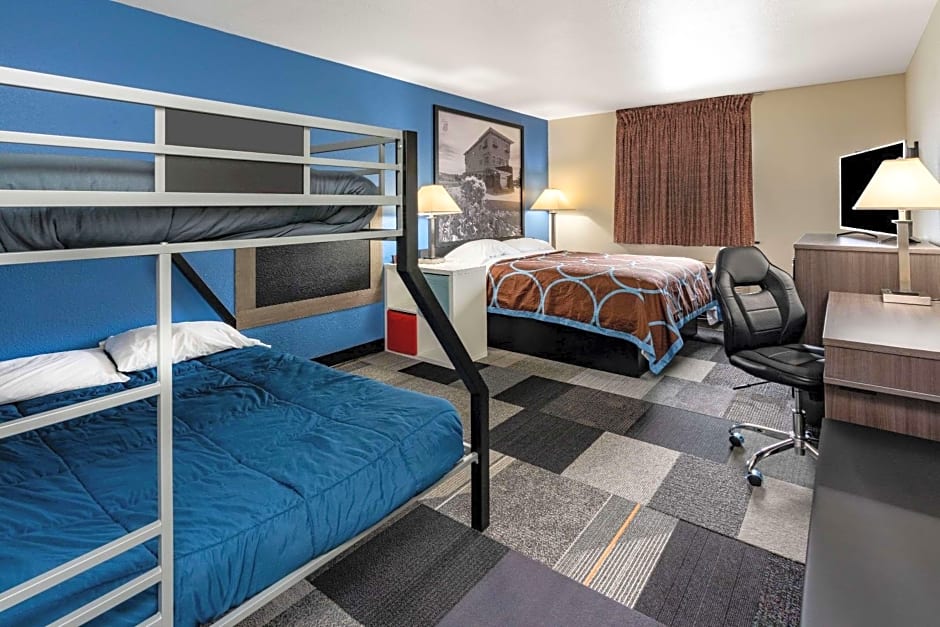 Super 8 by Wyndham Spokane Valley