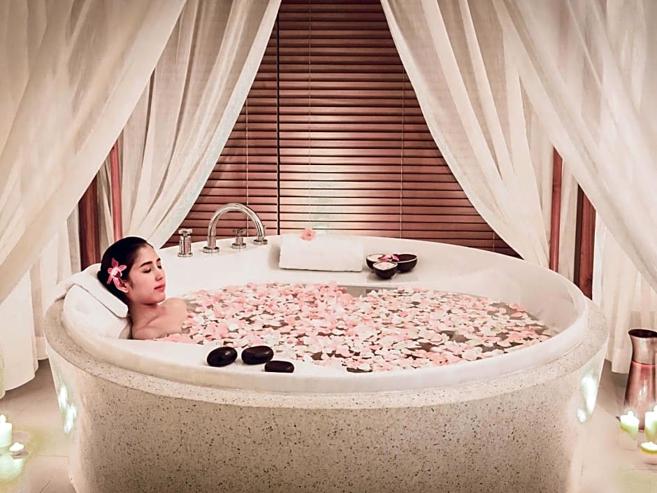 Pullman Khon Kaen Raja Orchid Hotel