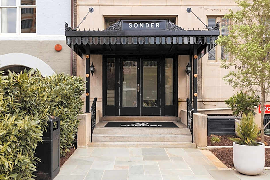Dupont Circle Embassy Inn by FOUND