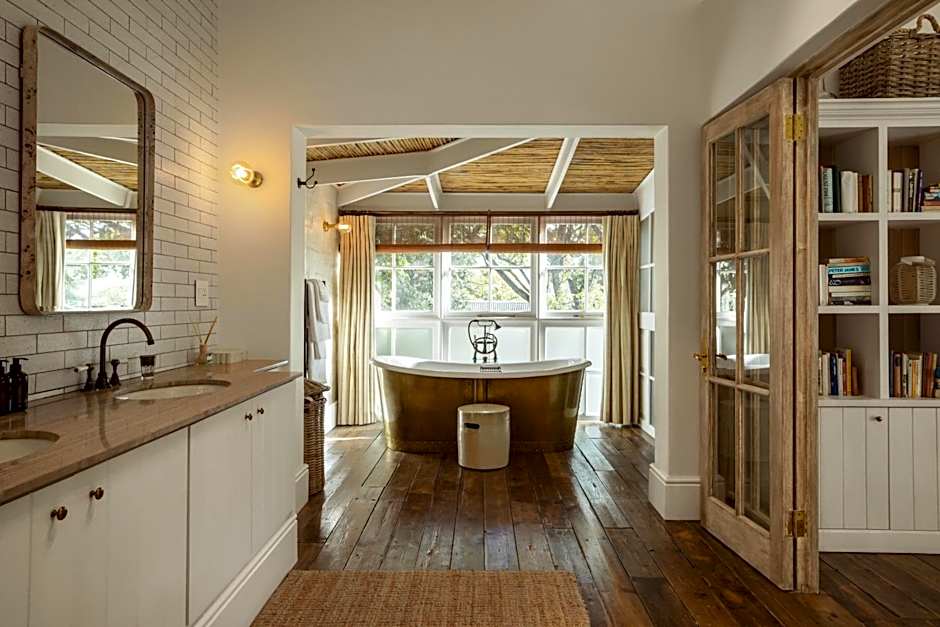 Akademie Street Boutique Hotel