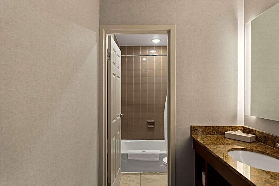 The Clover Hotel, Ascend Hotel Collection