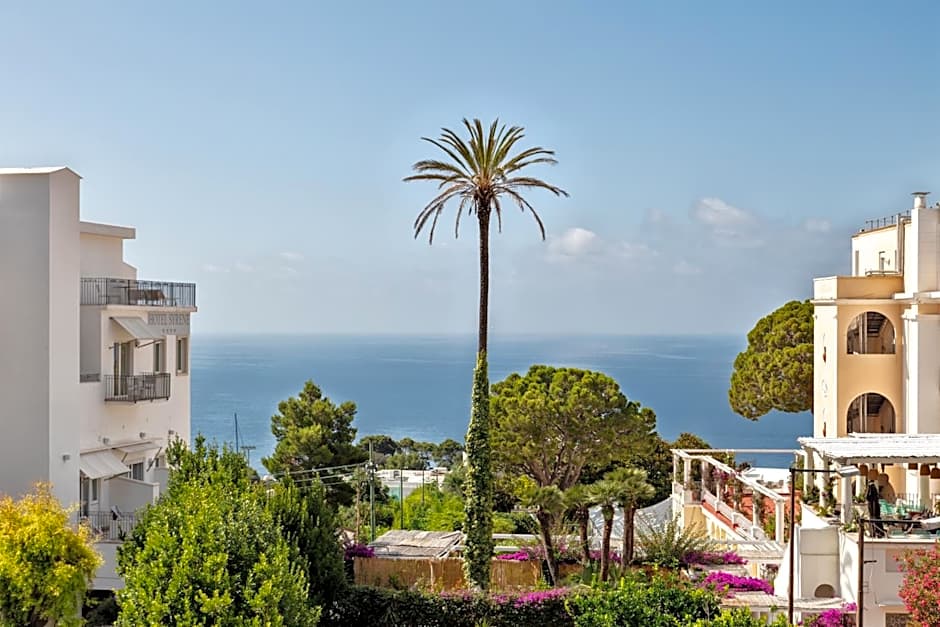 Pazziella Garden & Suites