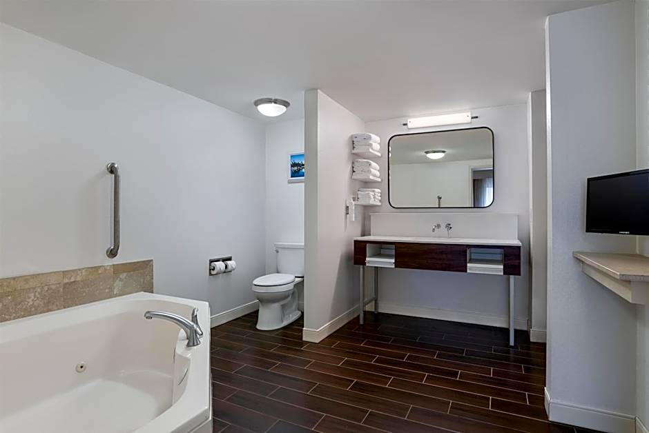 Hampton Inn & Suites Albany-Downtown